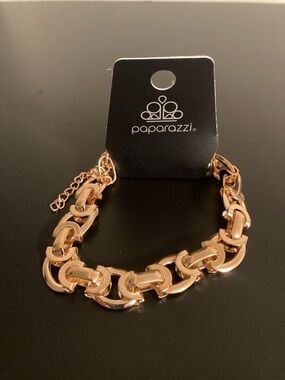 paparazzi Rose Gold Interlocking Link Bracelet